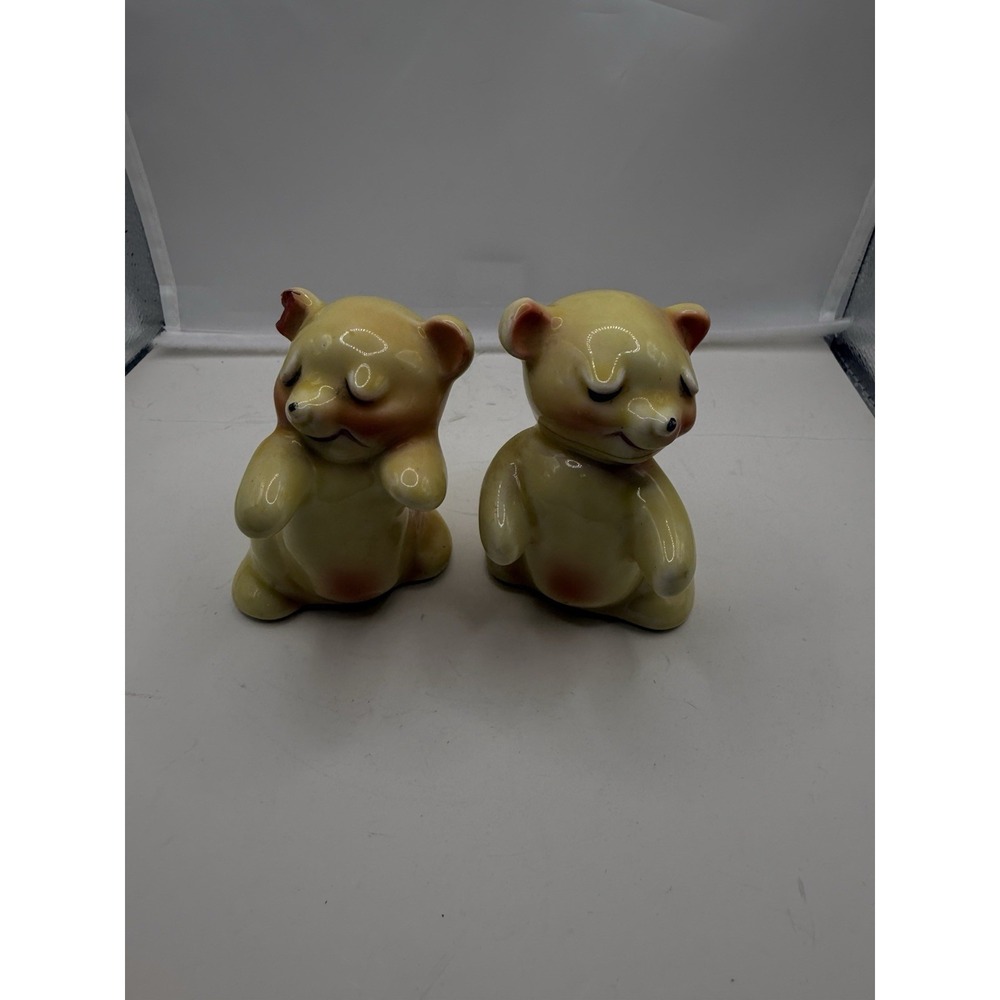 Ruth Van Telligen Ceramic Hugging Bears Salt & Pepper Shakers VTg 1950s